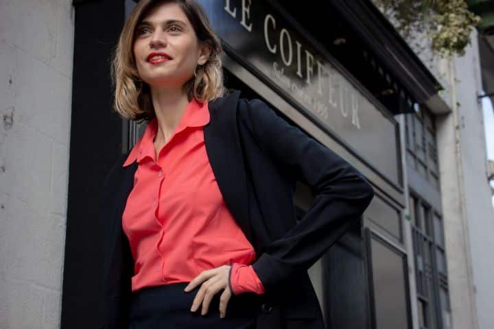 vêtements de la cycliste élégante