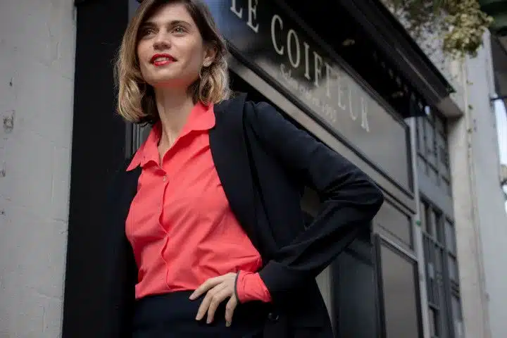 vêtements de la cycliste élégante