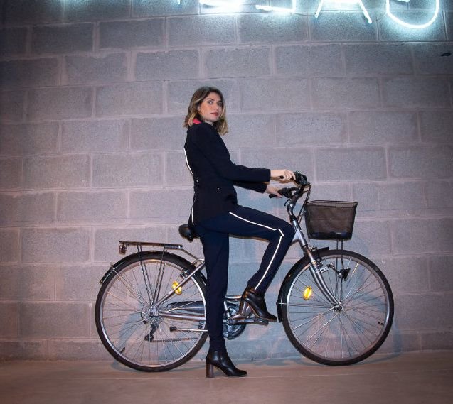 pantalon smoking de la cycliste citadine